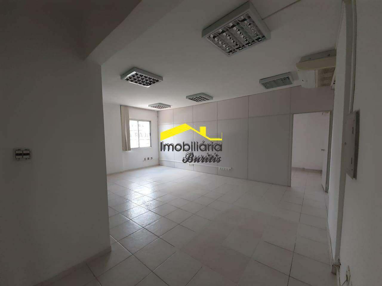 Sala para aluguel no Buritis: 